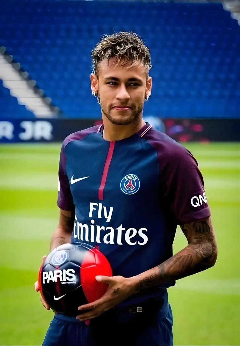 切尔西本赛季英超15轮调整46人次首发，比上赛季同期多了11次（英超前15轮，切尔西已更换46次首发，较上季同期增加11次）