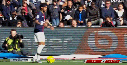 赫内斯：巴萨的债务超过13亿欧元，但在西甲却相安无事（赫内斯：巴萨债务逾13亿欧元，西甲仍未见波澜）