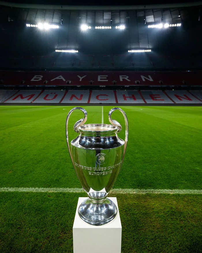 记者：热刺有意签下奥莫罗迪翁，也在寻找一名左边锋和左后卫（据记者消息，热刺有意引进奥莫罗迪翁，同时寻找左边锋与左后卫）