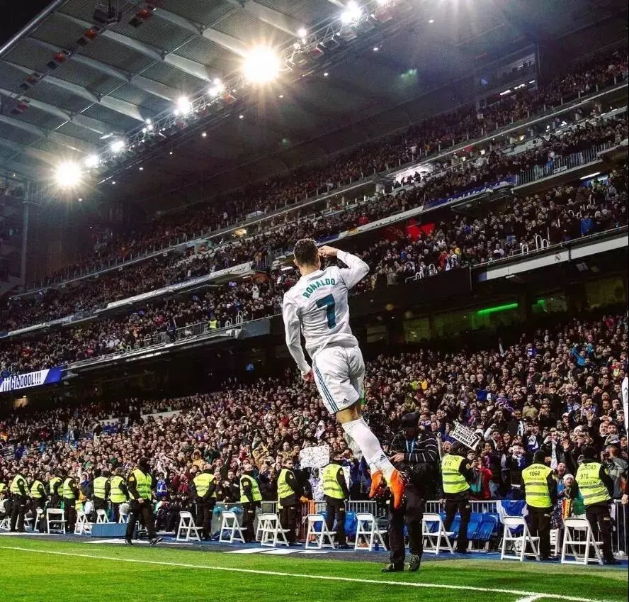 莱万慌了吗？巴萨另一神锋每88分钟进1球，主力中锋之争提前结束？