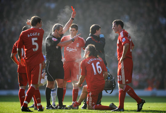 顶级！皇马主场伯纳乌变圣诞乐园！（震撼！皇马主场伯纳乌化身圣诞乐园！）