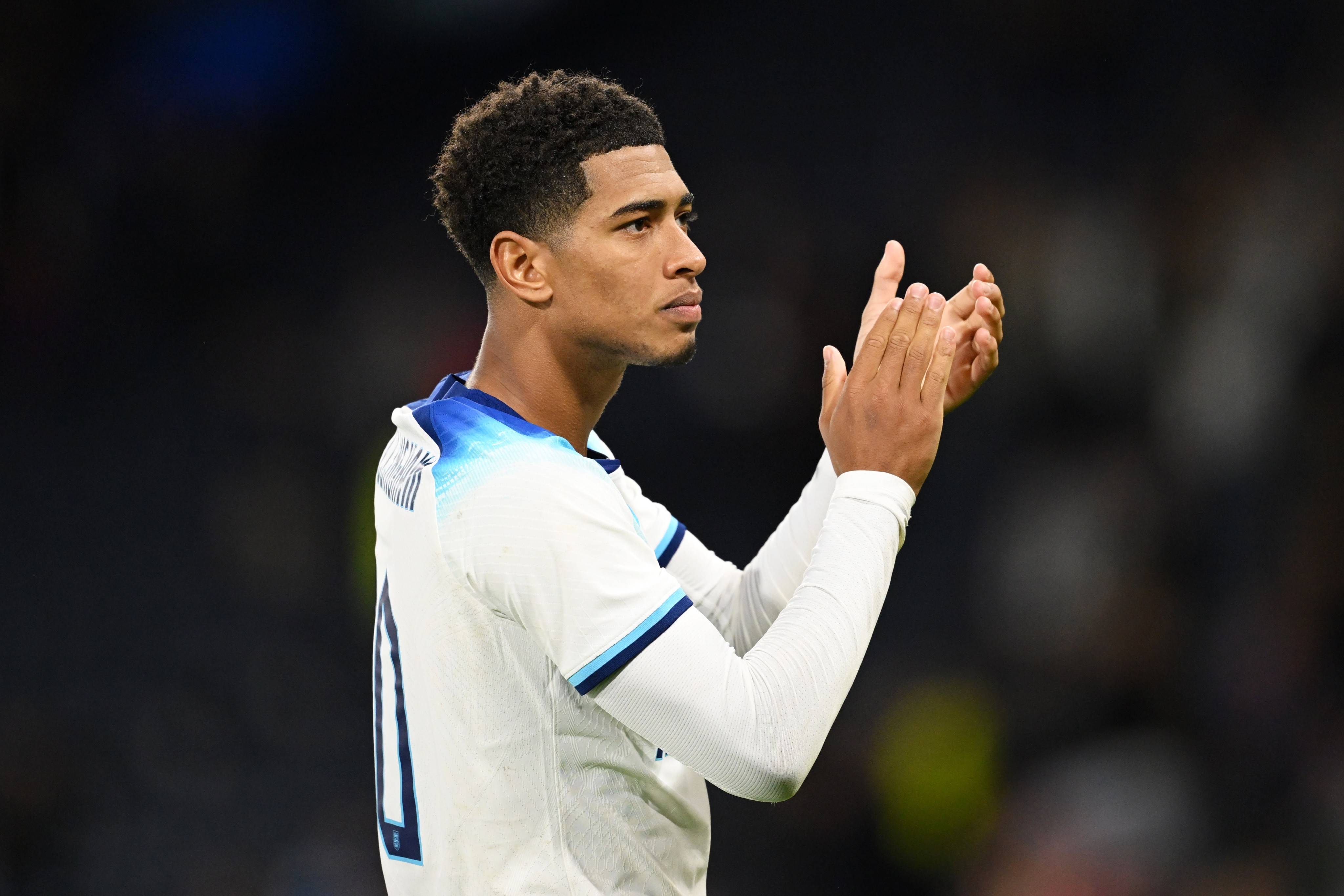 咔咔一顿扣！克里斯17中11&罚球9中6砍下28分8板4助2断