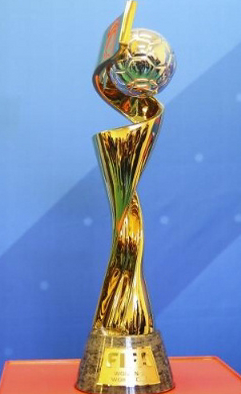 德甲战报：洛孔加破僵，拉尔森扳平，汉堡1-1法兰克福（德甲快讯：洛孔加先拔头筹，拉尔森扳平，汉堡1-1战平法兰克福）