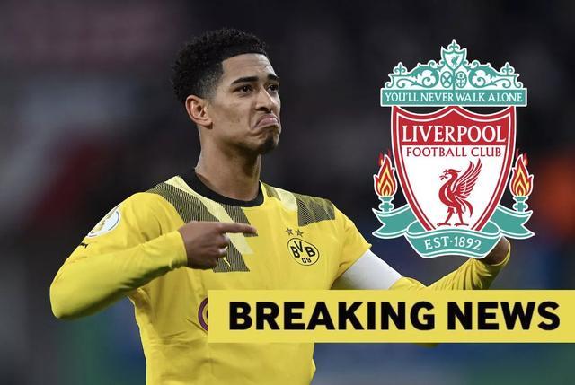 利物浦发角球期间 萨拉赫和亨德森聊了很久