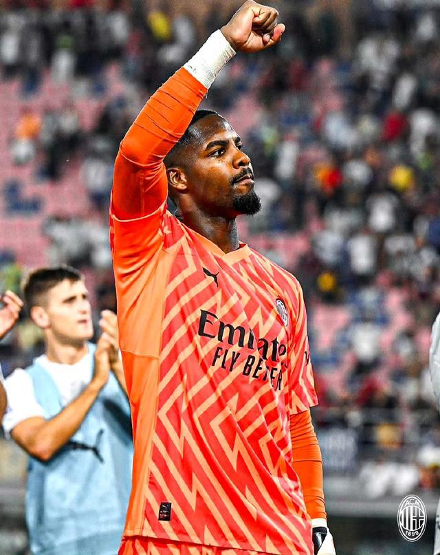 库尔图瓦谈维尼修斯挑衅行为：我们不是机器，我们是人