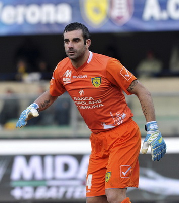 哀悼，切尔西功勋后卫马文-欣顿去世，享年85岁