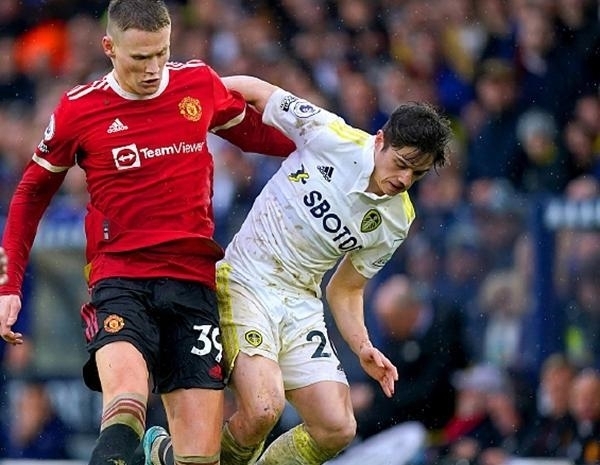 英超夺冠赔率：阿森纳远甩曼城利物浦 曼联第4（英超冠军赔率：阿森纳大幅领跑，曼城利物浦落后，曼联第4）