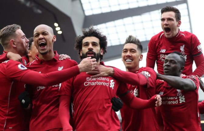 本赛季霍姆格伦出场时，雷霆战绩为20胜0负未尝一败