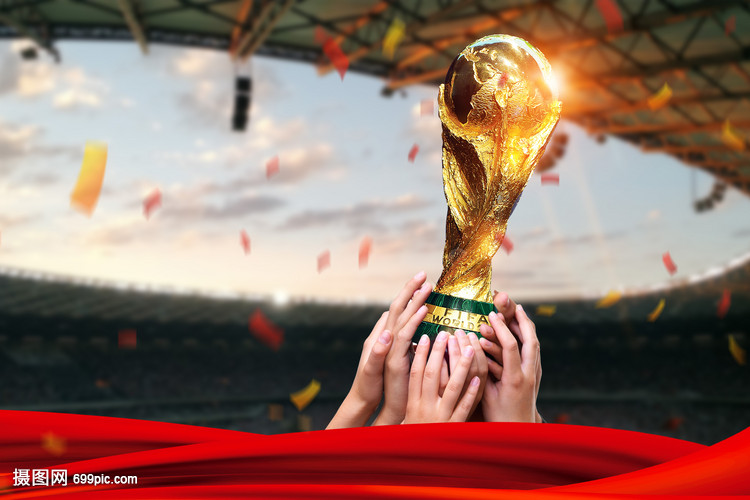 官方：拜仁中场帕利尼亚租借加盟热刺，含2500万欧买断条款