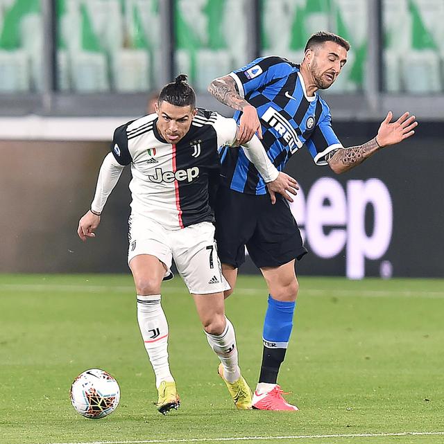 阿隆索命悬一线！皇马主席不满现代足球理念，欧冠生死战或成转折点（皇马主席不满现代足球理念，阿隆索前景岌岌可危：欧冠生死战或成关键转折）